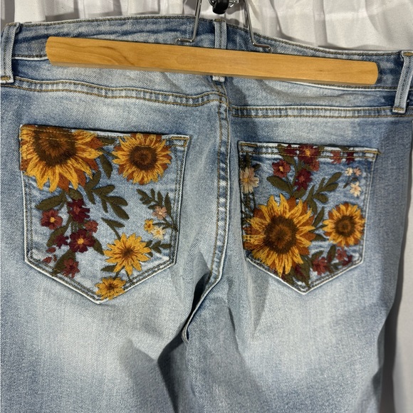 DRIFTWOOD FALLING SUNFLOWER FARRAH FLARE LIGHT WASH JEANS NWT SIZE 28 - Picture 5 of 9